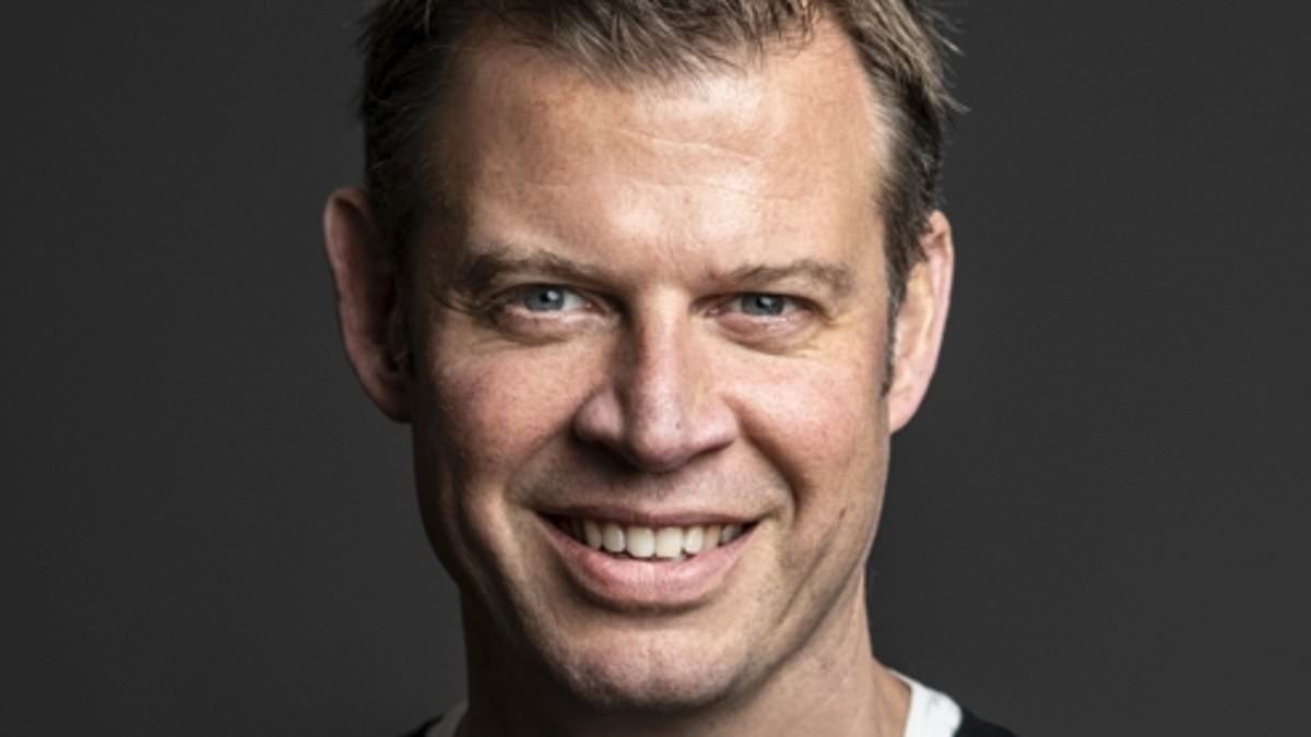 From eating well to looking at your phone less - a strategy expert reveals how to actually stick to the most popular New Year's resolutions