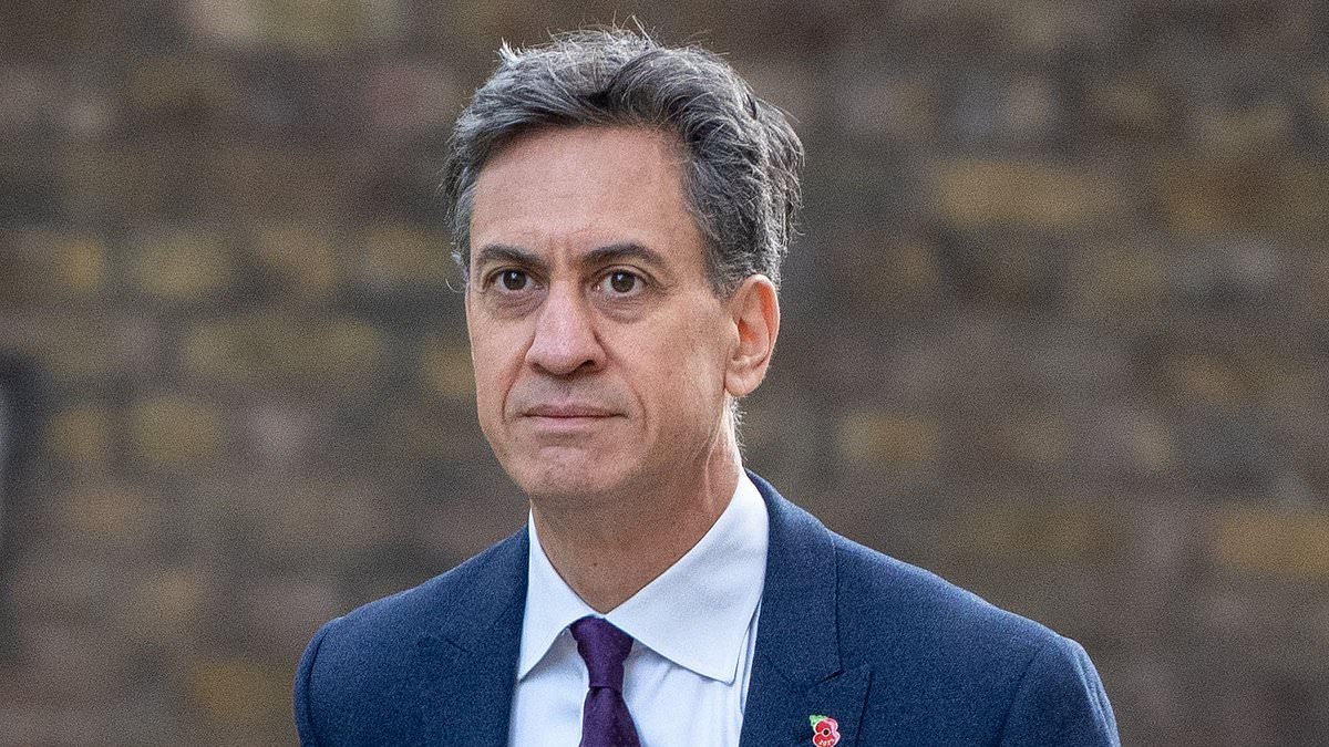 Ed Miliband accused of sabotaging Chancellor's bid to boost AI investment by highlighting power demands of data centres