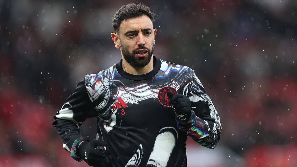 West Ham vs Manchester United - Premier League LIVE: Latest score, team news and updates as Red Devils bid to make it FIVE straight league wins - as viral fan braces himself for first haircut in nearly 500 DAYS