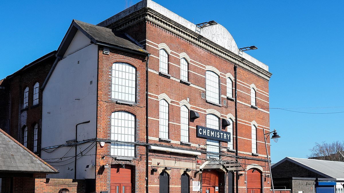 Nightclub at centre of Kent's deadly meningitis outbreak is to reopen... with a kissing warning