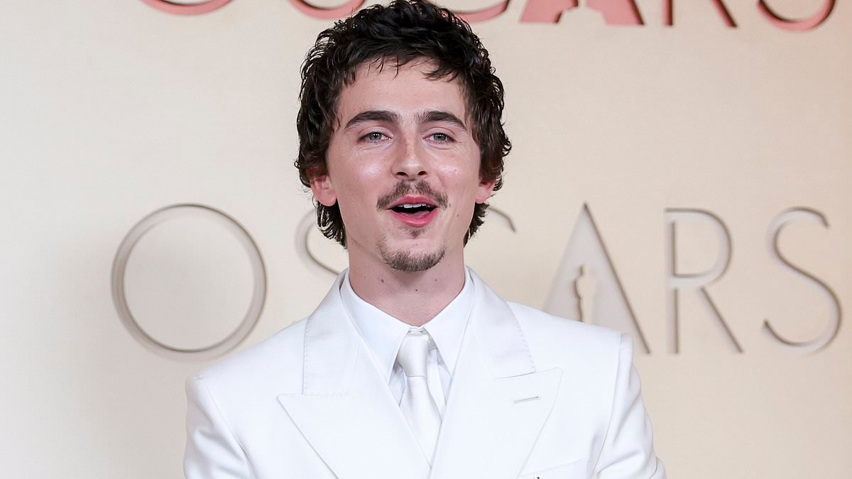 Awful Timothee Chalamet's ego is bigger than Kylie's inflated butt... but it's so clear what's really going on here. Thank God he lost the Oscar: CAROLINE BULLOCK