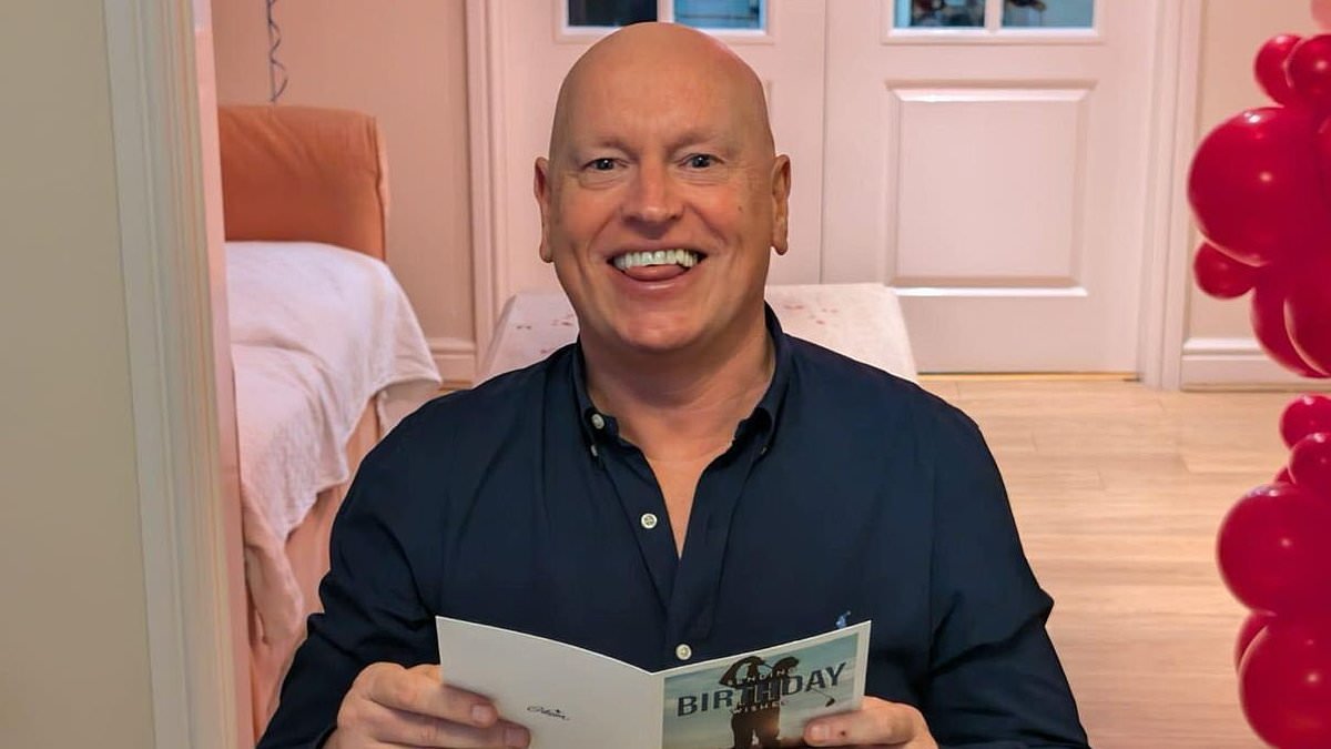 I had heartburn for years and drank bottles of Gaviscon to stop the pain... unaware it was a warning sign of deadly cancer