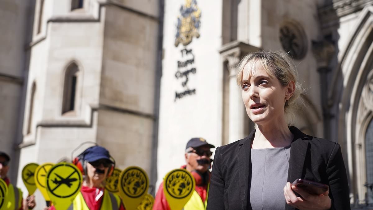 British government urged to ban private jets amid fuel crisis by climate charity