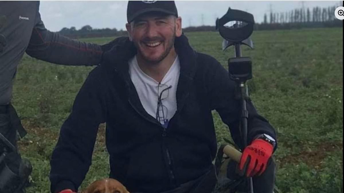 Amateur metal detectorist who claimed to have dug up valuable 1,800 year-old Roman horse brooch he had actually bought on eBay is given a suspended sentence