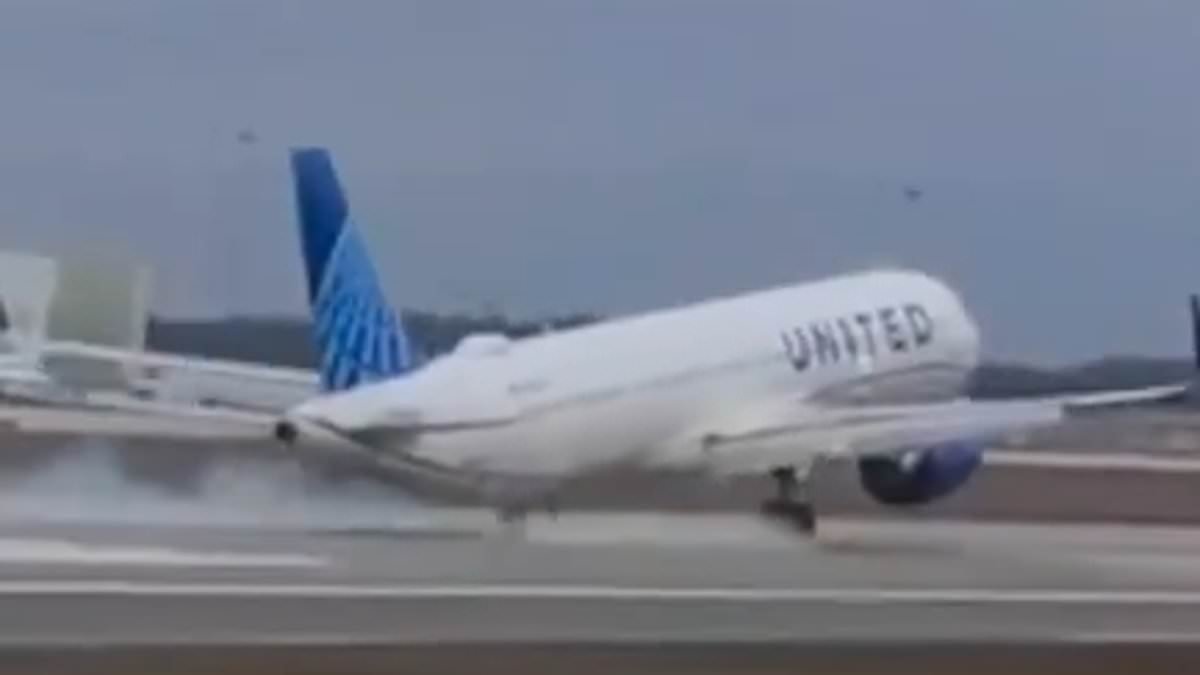 Terrifying moment United jet's nose wheel snaps off as it comes into land at Orlando Airport