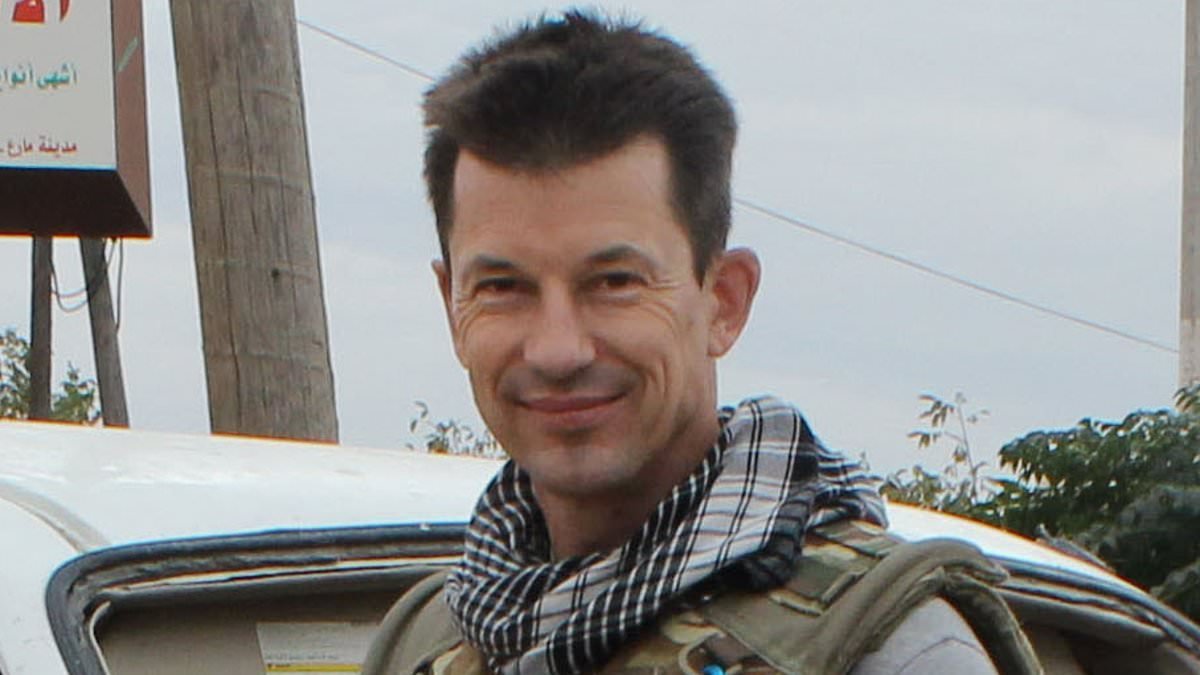 Mystery of British photographer 'turned' by ISIS: John Cantlie was kidnapped by the infamous Beatles and appeared in propaganda videos. Was he a hero or traitor - and could he still be alive?