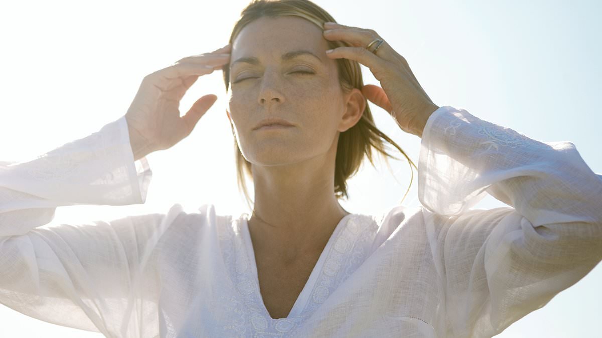 A psychic tried to warn me about my toxic friend. Here is why I wish I'd listened to her and cut her out BEFORE she did this and stabbed me in the back. And now I've just received a message from my beloved late dad...