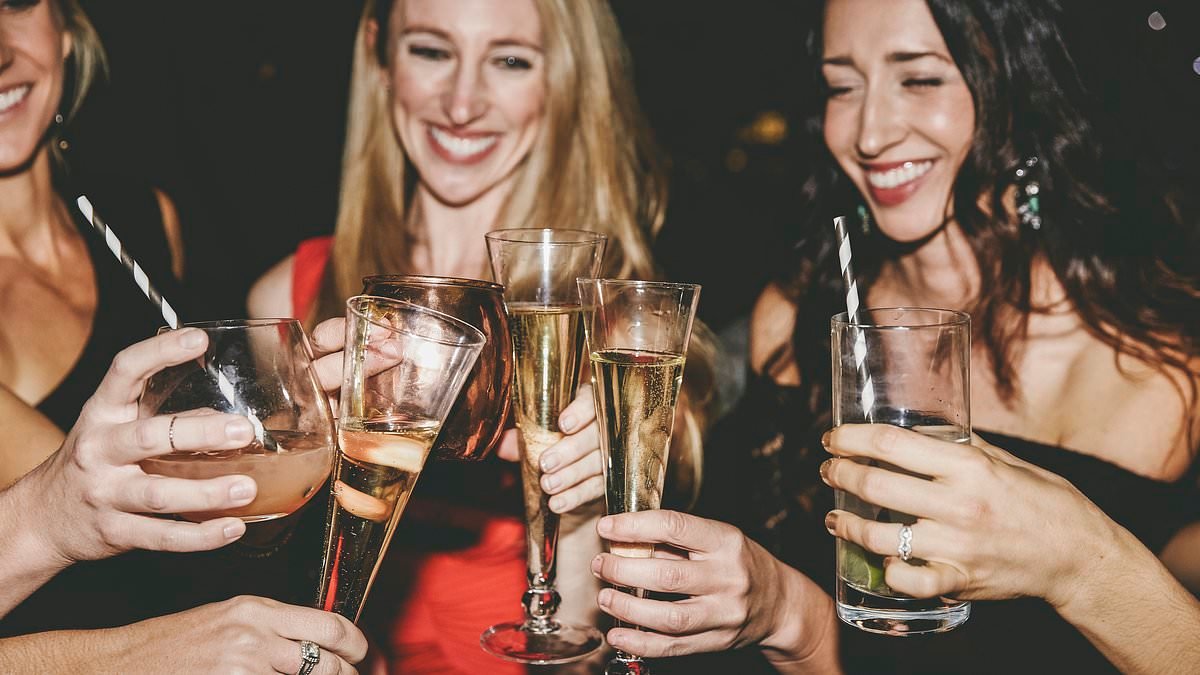 Secret signs you're a Grey Area drinker: You're not a problem drinker or even do it every day. But you think about alcohol more than you should and secretly know you need to take action. Here's how, by a leading expert