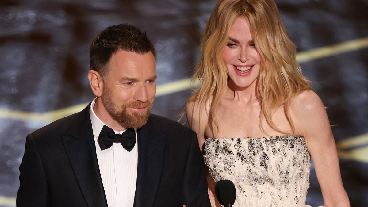 Nicole Kidman and Ewan McGregor slammed online over flirty Moulin Rouge reunion at Oscars: 'So fake'