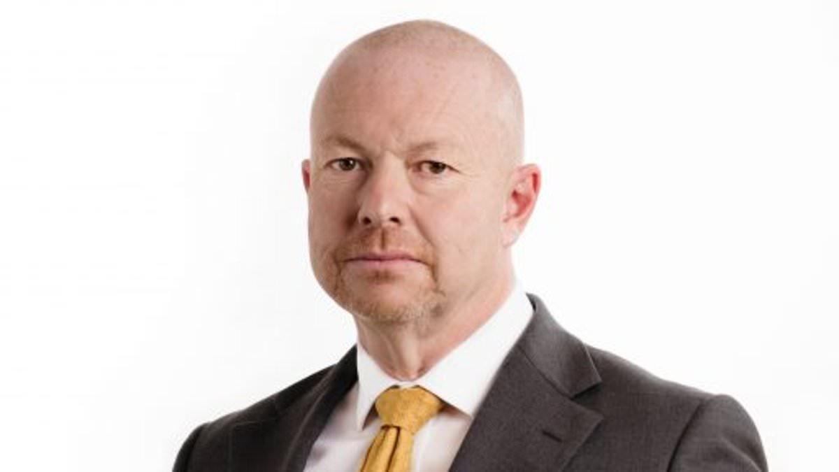 Lawyer and loyal golfing partner known as Good News Gary is now Andrew's last ally