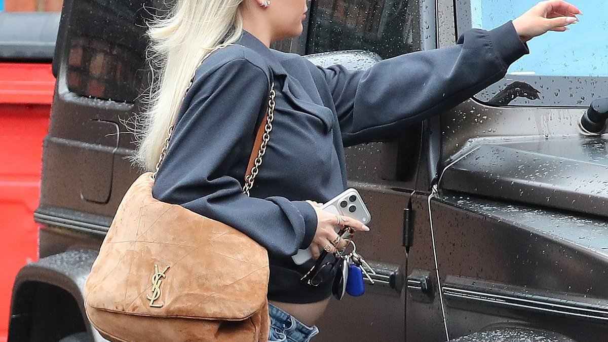 Pregnant Molly-Mae is hit with her eighth parking ticket in a year after leaving her £250,000 Mercedes G-Wagon on double yellow lines outside her office