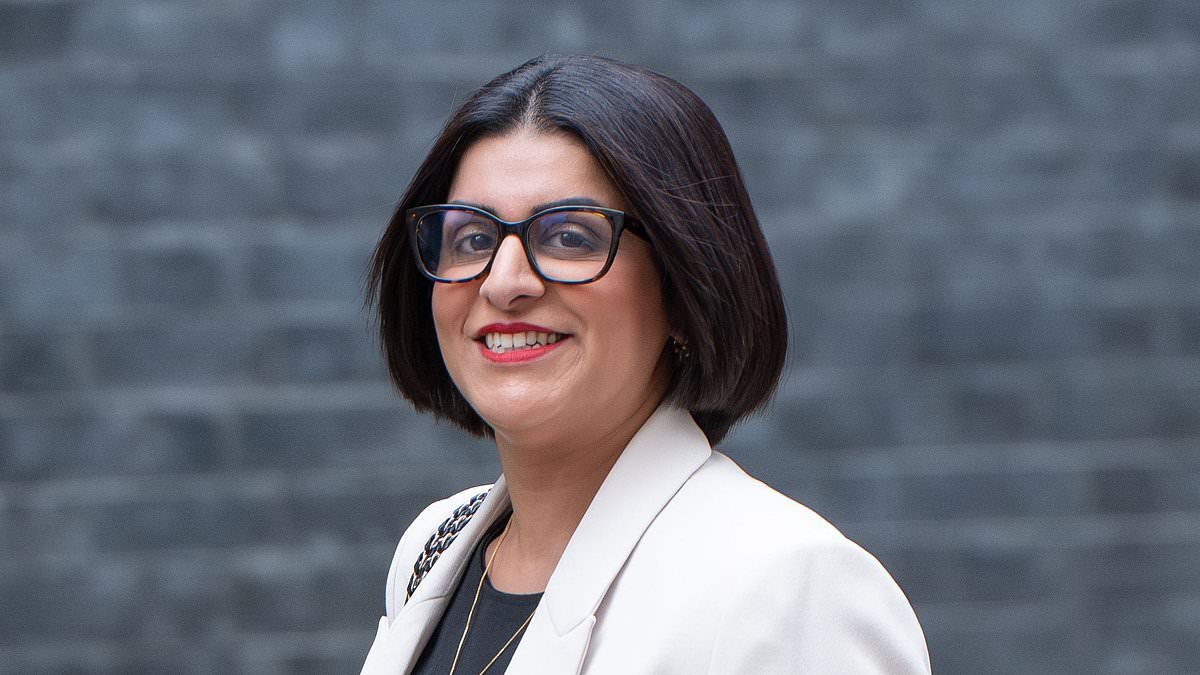 Labour rebels threaten Commons showdown over crackdown on migration
