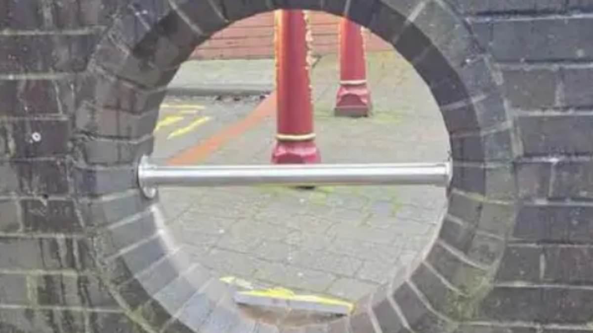 Drama as Ilkeston's bizarre top-rated attraction is ruined by a mystery bar - and even the local MP gets involved