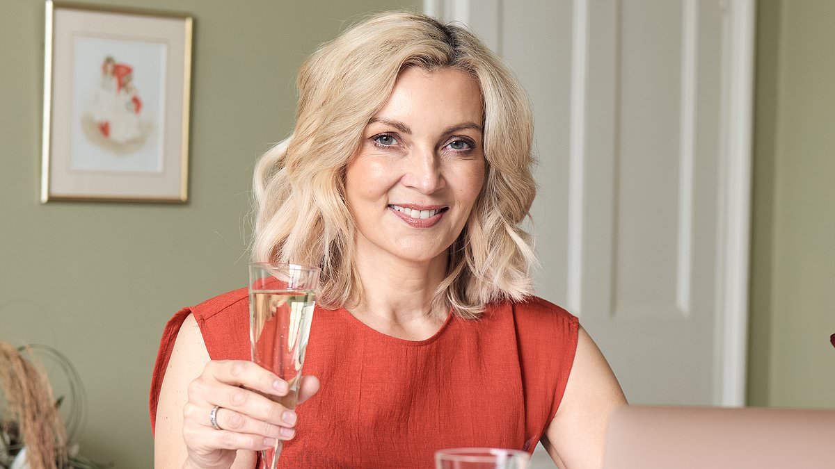 ALICE SMELLIE: I'm a single 53-year-old woman living in the country. Here's the new reason why dating apps are hell for women like me