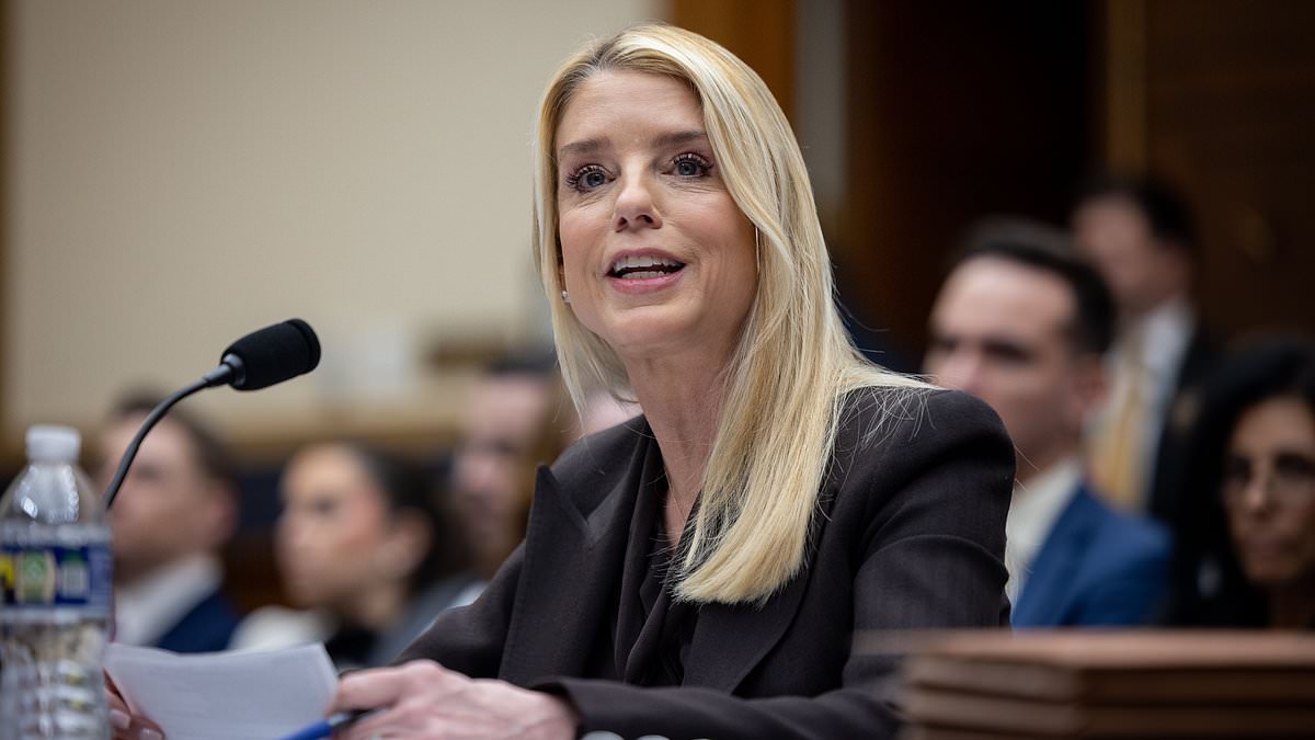Pam Bondi KNIFES JD Vance loyalist as frustrated Veep abandons ally over incessant name-dropping