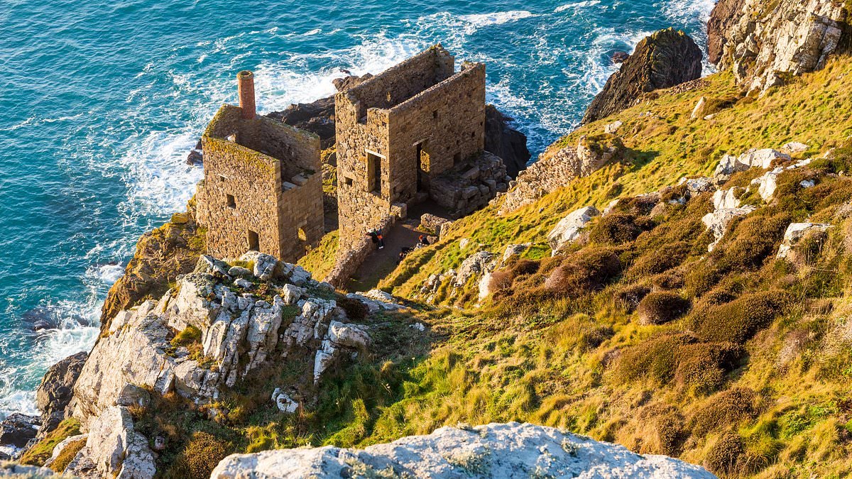 Rucksacks, soggy socks and rain-drenched beaches - Wilkie Collins's guide to Cornwall