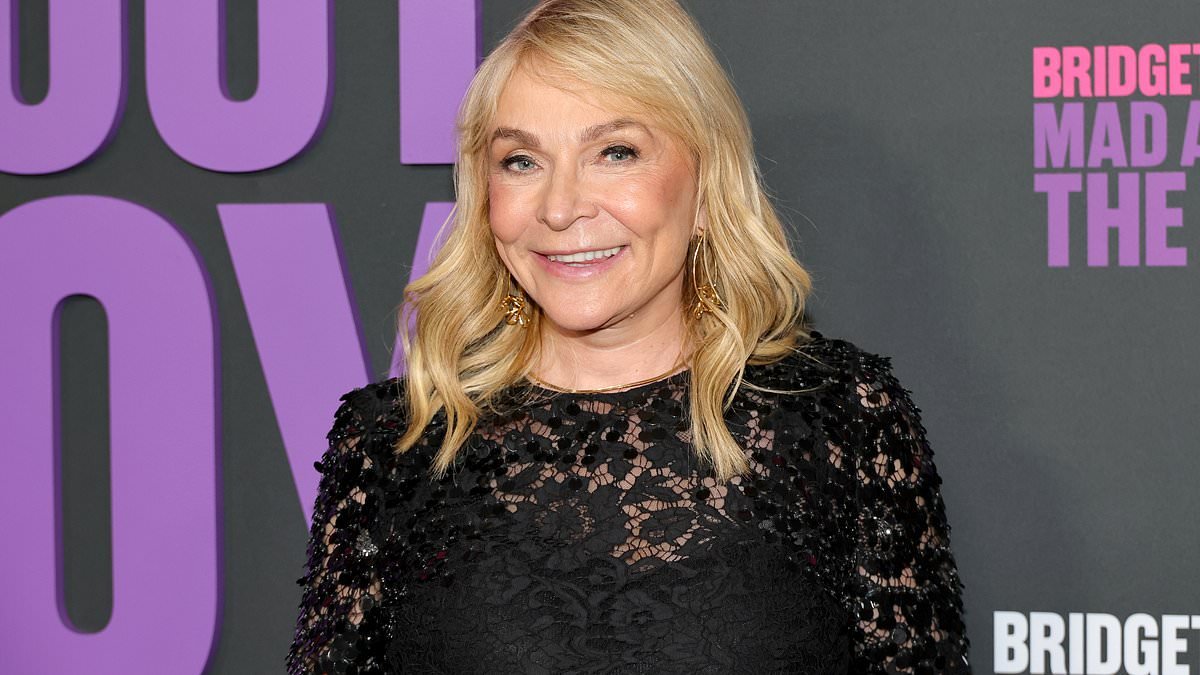 TALK OF THE TOWN: v.v. clumsy! Helen has a Bridget Jones moment in the mountains