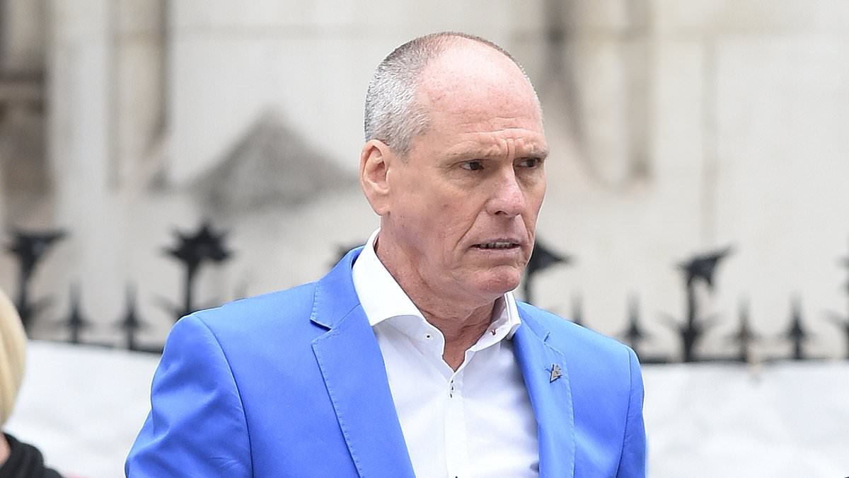 The notorious crime family who rule Hatton Garden: How thugs behind London's jewellery daylight robberies avoid the diamond district over fear of brutal reprisals from Britain's gangster 'godfather'