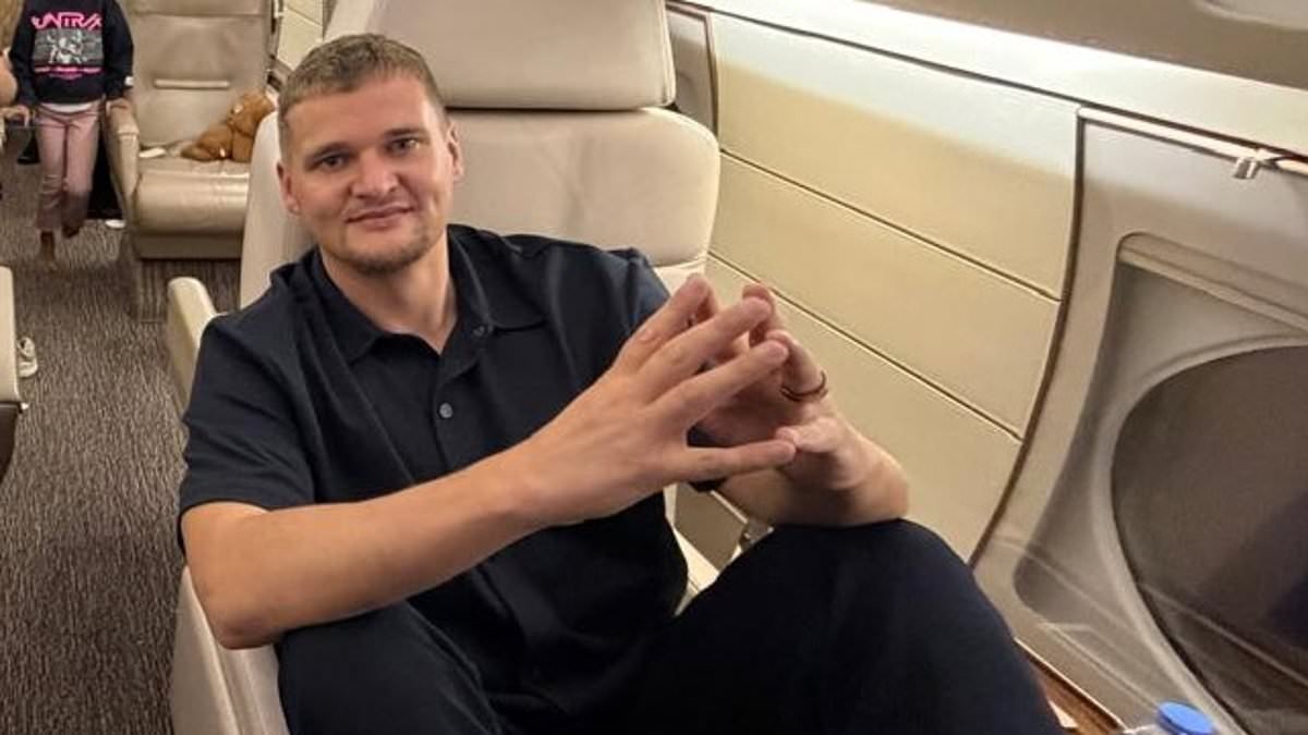 Truth about Samuel Leeds and his £20m fortune: He's lured thousands into his 'financial freedom cult' and now we reveal the real story, his secret humiliation... and sick threat to family of man who killed himself after losing everything